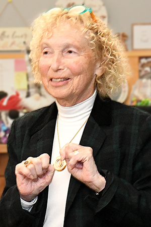 Lynne Adair Kramer Headshot of Professor Lynne A. Kramer