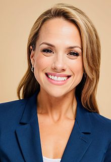 Headshot of Cara Dagostino